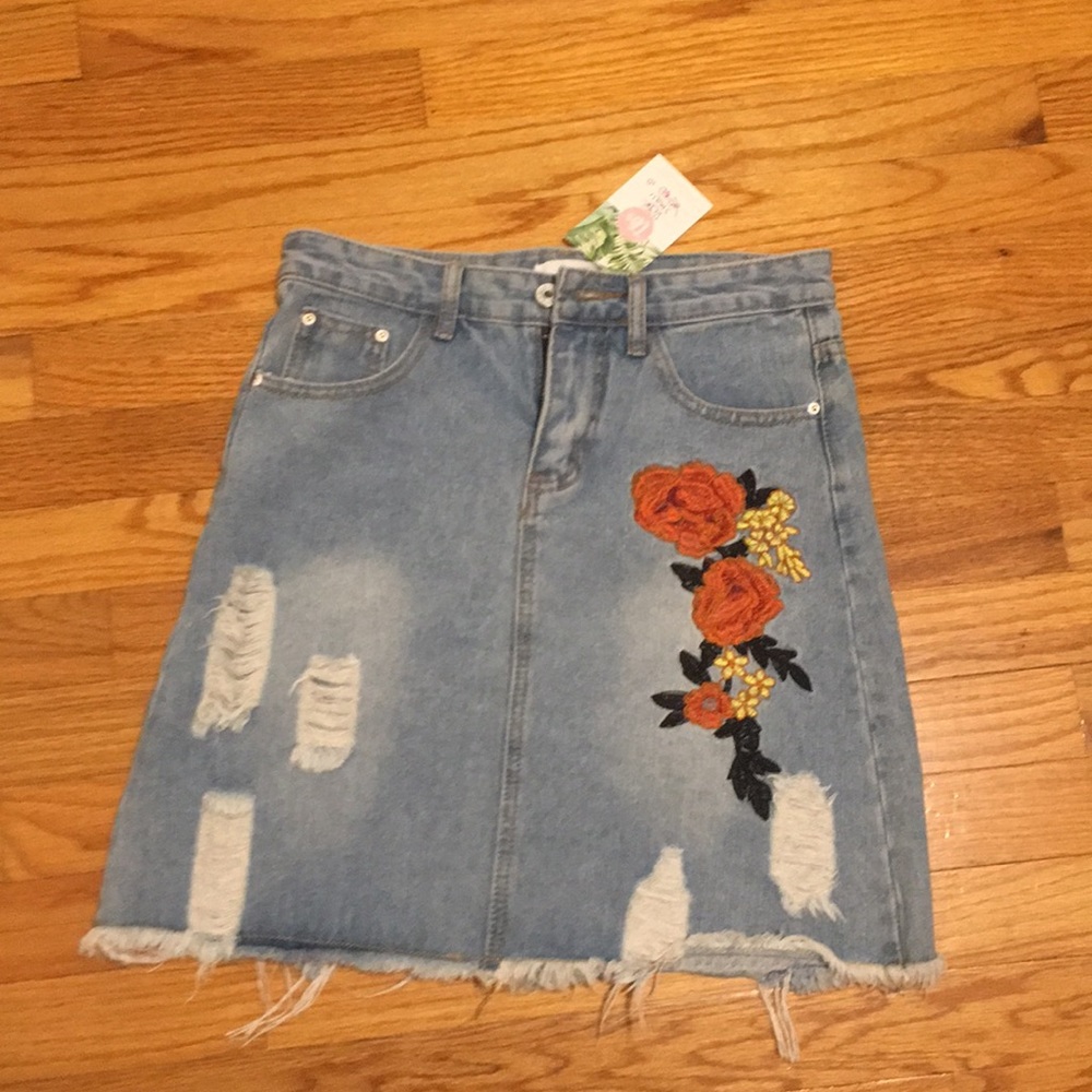 Denim embroidered skirt